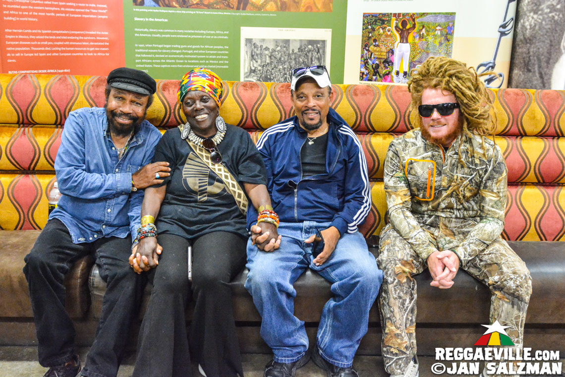 Luciano, Fully Fullwood Band feat. Ginger Roots