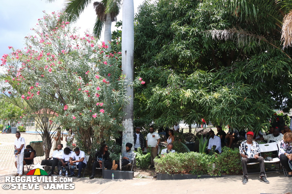 Olivia Grange, I Kong, Earl 'Chinna' Smith