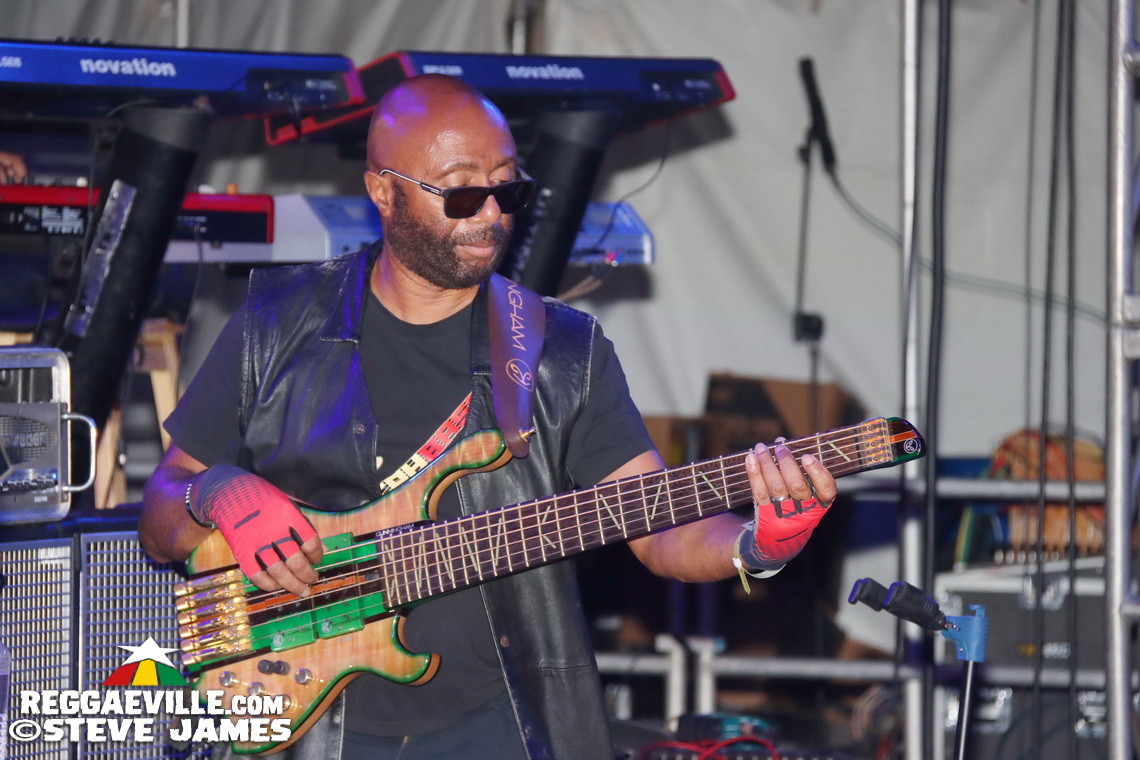 Queen Ifrica, Valiant, Jah Mason, Turbulence