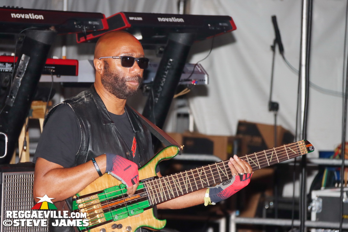 Queen Ifrica, Valiant, Jah Mason, Turbulence