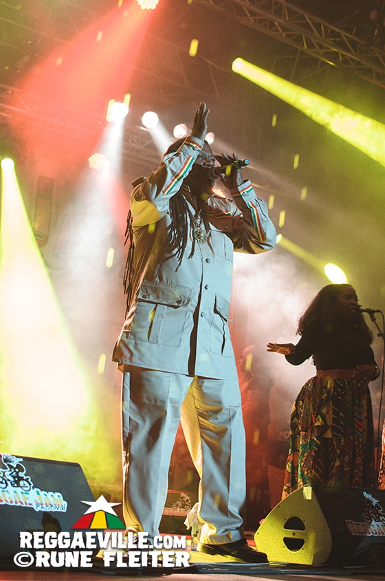 Luciano, Dr. Ring Ding, Marley's Ghost feat. Dellé