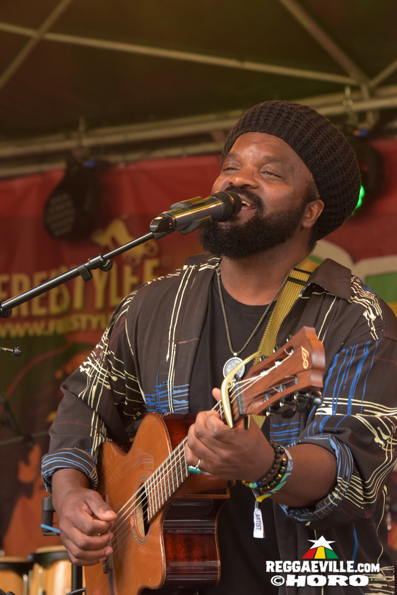 Ganjaman, Roughhouse, Sofa Connection feat. Cheer Up Trio