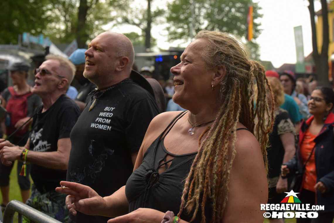 Ganjaman, Roughhouse, Sofa Connection feat. Cheer Up Trio