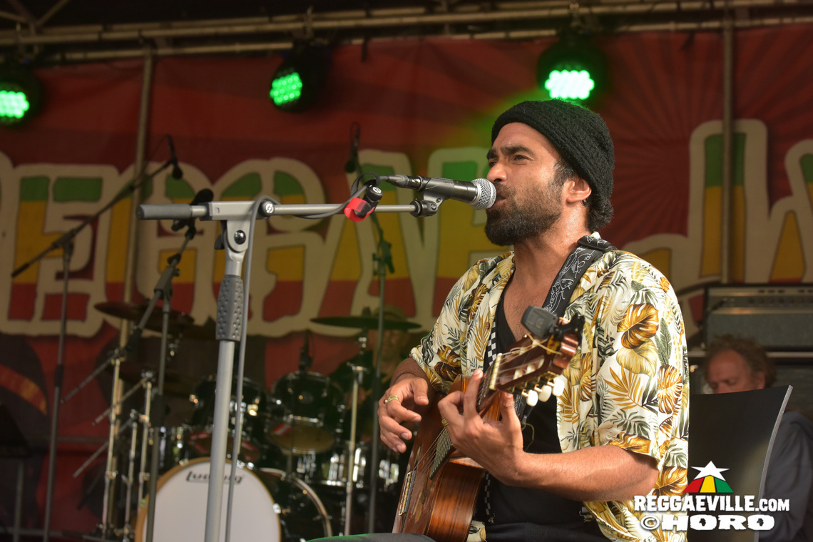 Ganjaman, Roughhouse, Sofa Connection feat. Cheer Up Trio