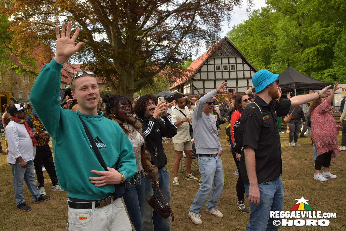 Tòke, Luisa Laakmann, Navigation System