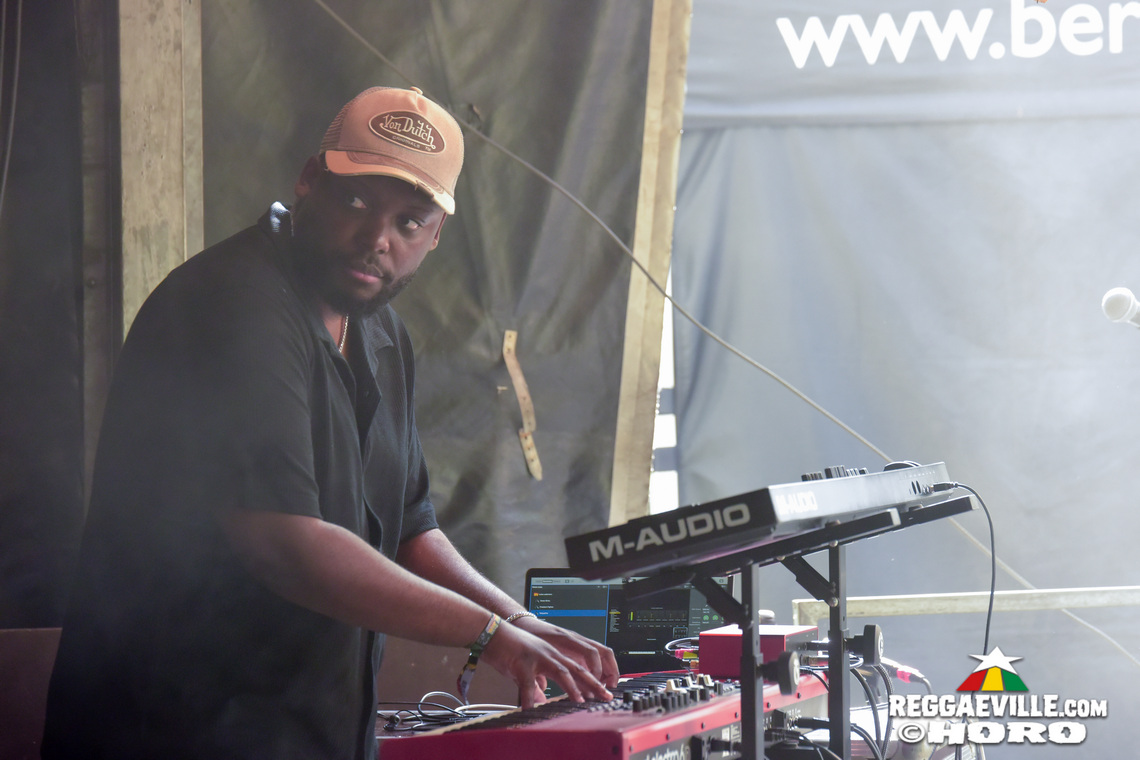 Tòke, Luisa Laakmann, Navigation System