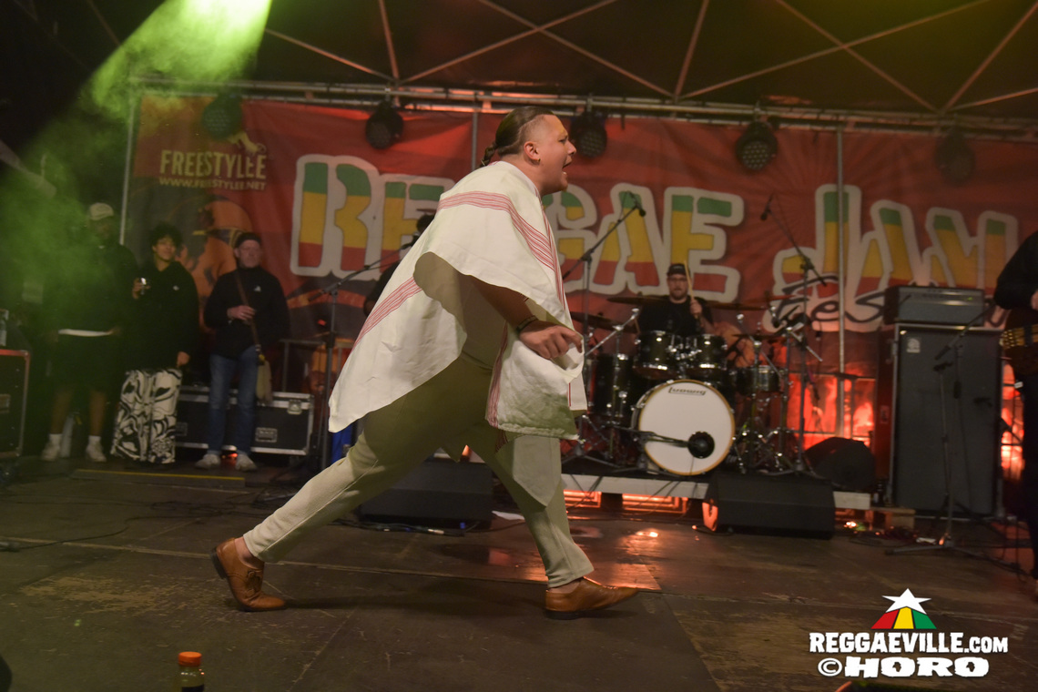 I Wayne, Unstoppable Fyah, INTI