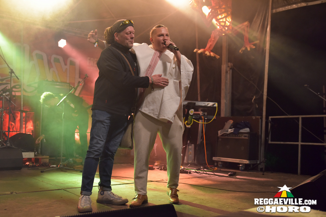 I Wayne, Unstoppable Fyah, INTI