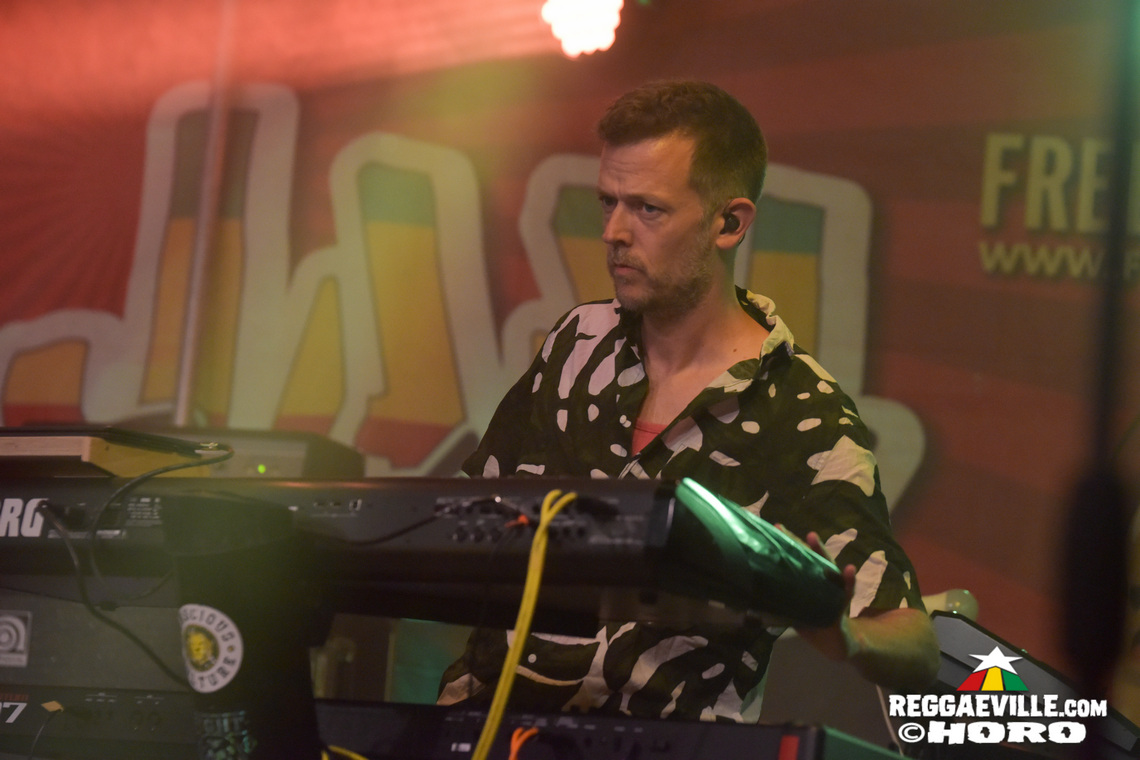 I Wayne, Unstoppable Fyah, INTI