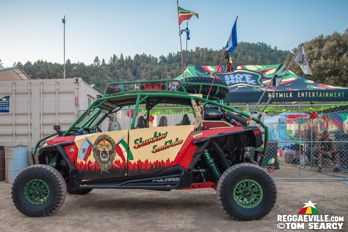 Keznamdi, Blvk H3ro, Andrew Bees