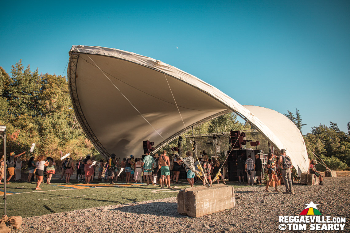 Keznamdi, Blvk H3ro, Andrew Bees