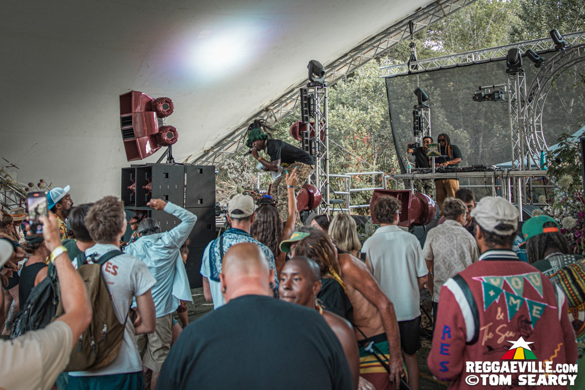 Keznamdi, Blvk H3ro, Andrew Bees