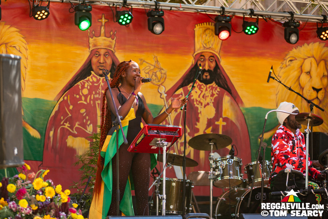 Keznamdi, Blvk H3ro, Andrew Bees