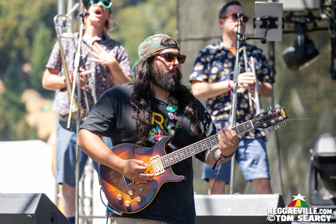 Keznamdi, Blvk H3ro, Andrew Bees