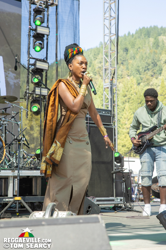 Hempress Sativa, Turbulence, M Dot R