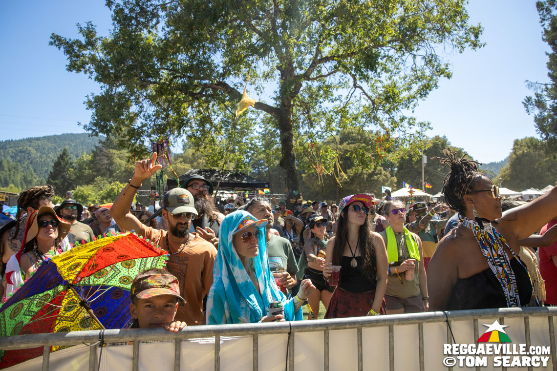 Hempress Sativa, Turbulence, M Dot R