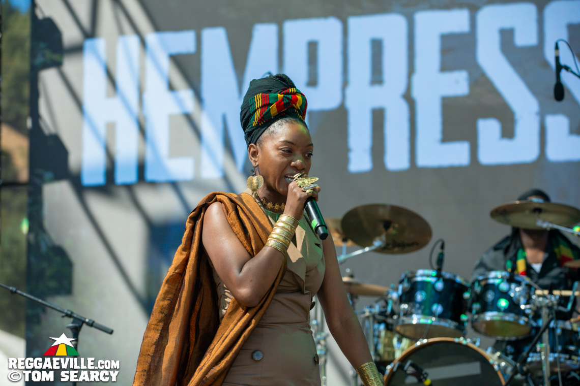 Hempress Sativa, Turbulence, M Dot R