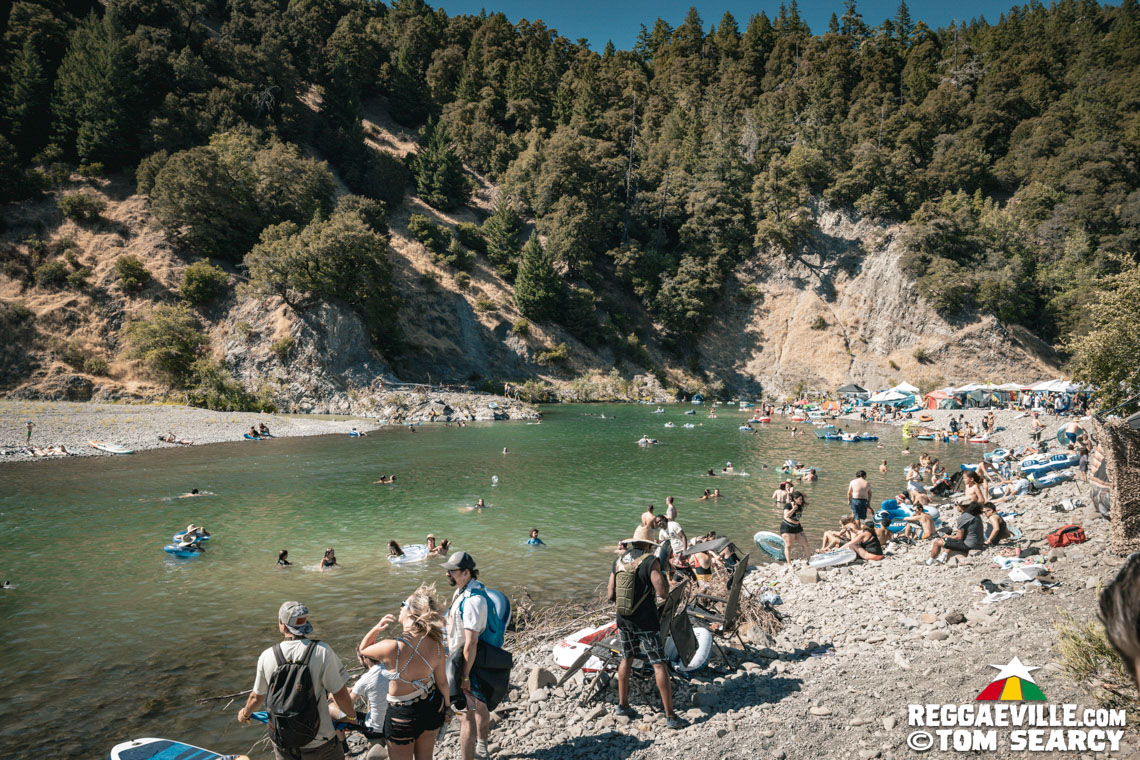 Hempress Sativa, Turbulence, M Dot R