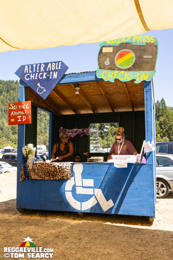 Hempress Sativa, Turbulence, M Dot R