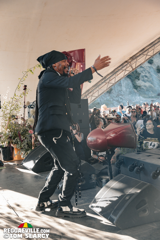 Hempress Sativa, Turbulence, M Dot R