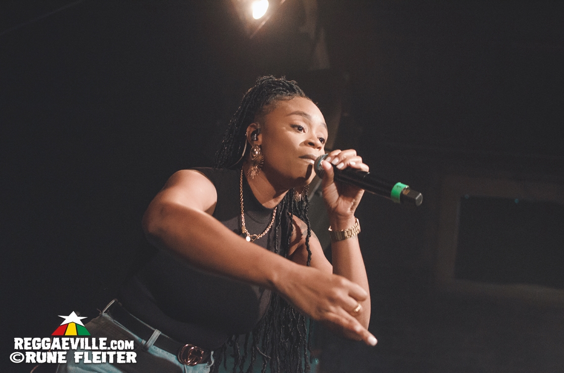 Tori Lattore, Janeel Mills, Backstage & Impressions