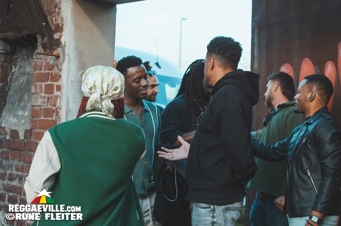 Tori Lattore, Janeel Mills, Backstage & Impressions