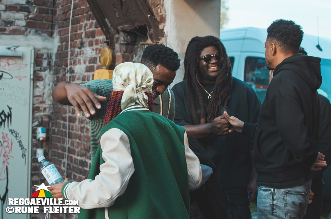 Tori Lattore, Janeel Mills, Backstage & Impressions