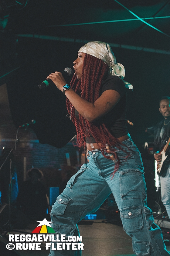 Tori Lattore, Janeel Mills, Backstage & Impressions