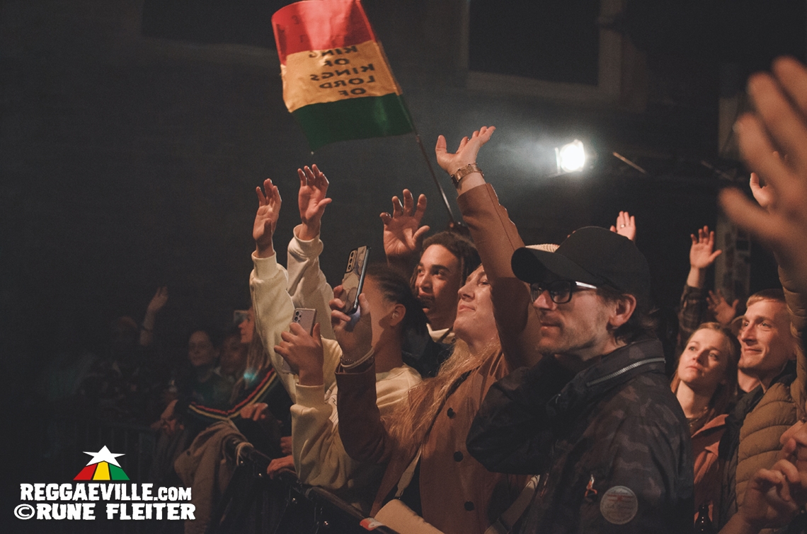 Tori Lattore, Janeel Mills, Backstage & Impressions