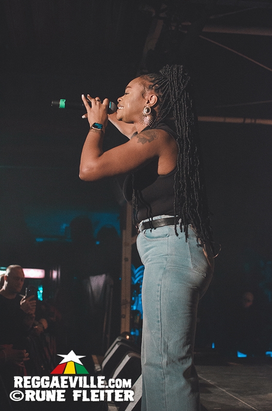 Tori Lattore, Janeel Mills, Backstage & Impressions