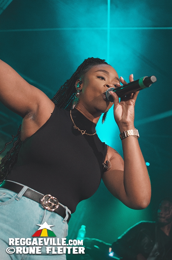 Tori Lattore, Janeel Mills, Backstage & Impressions