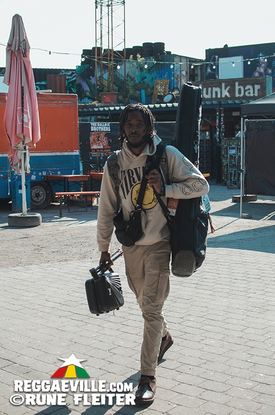 Tori Lattore, Janeel Mills, Backstage & Impressions