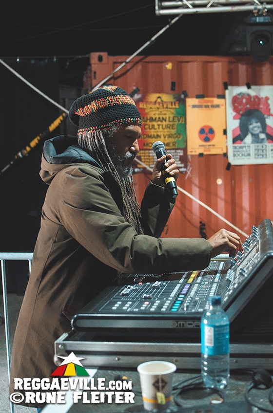 Tori Lattore, Janeel Mills, Backstage & Impressions