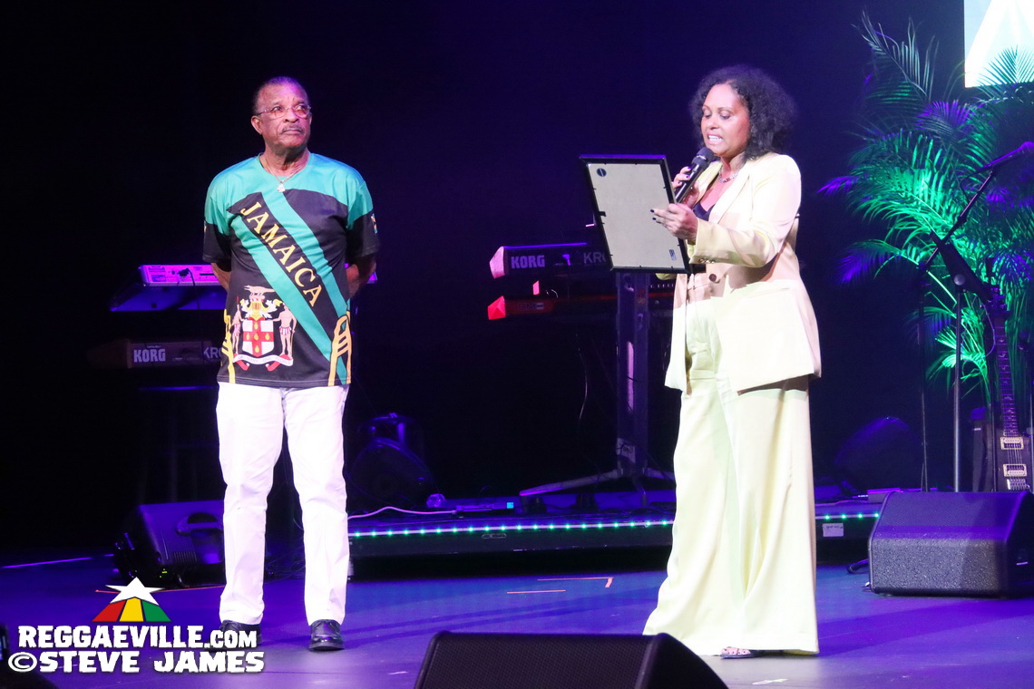 Sizzla, Etana, Lady G, Admiral Tibet