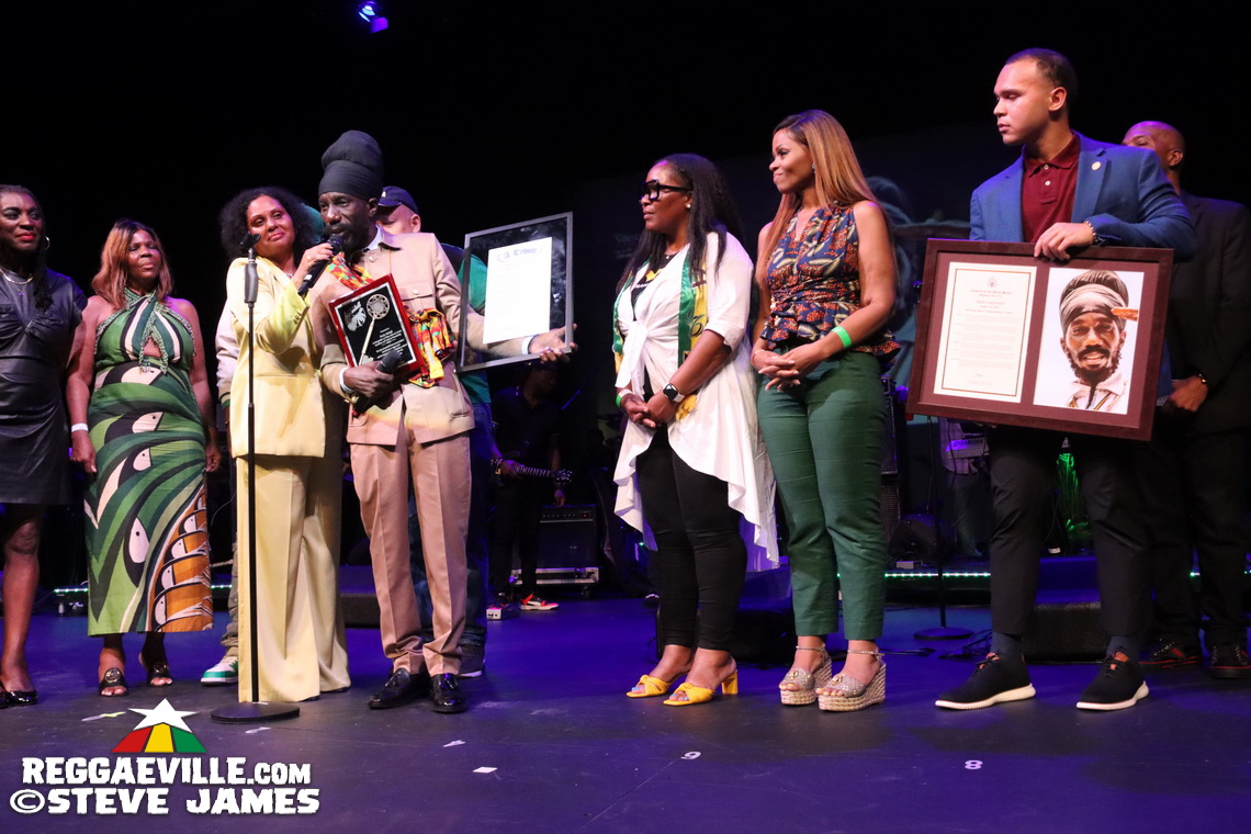 Sizzla, Etana, Lady G, Admiral Tibet