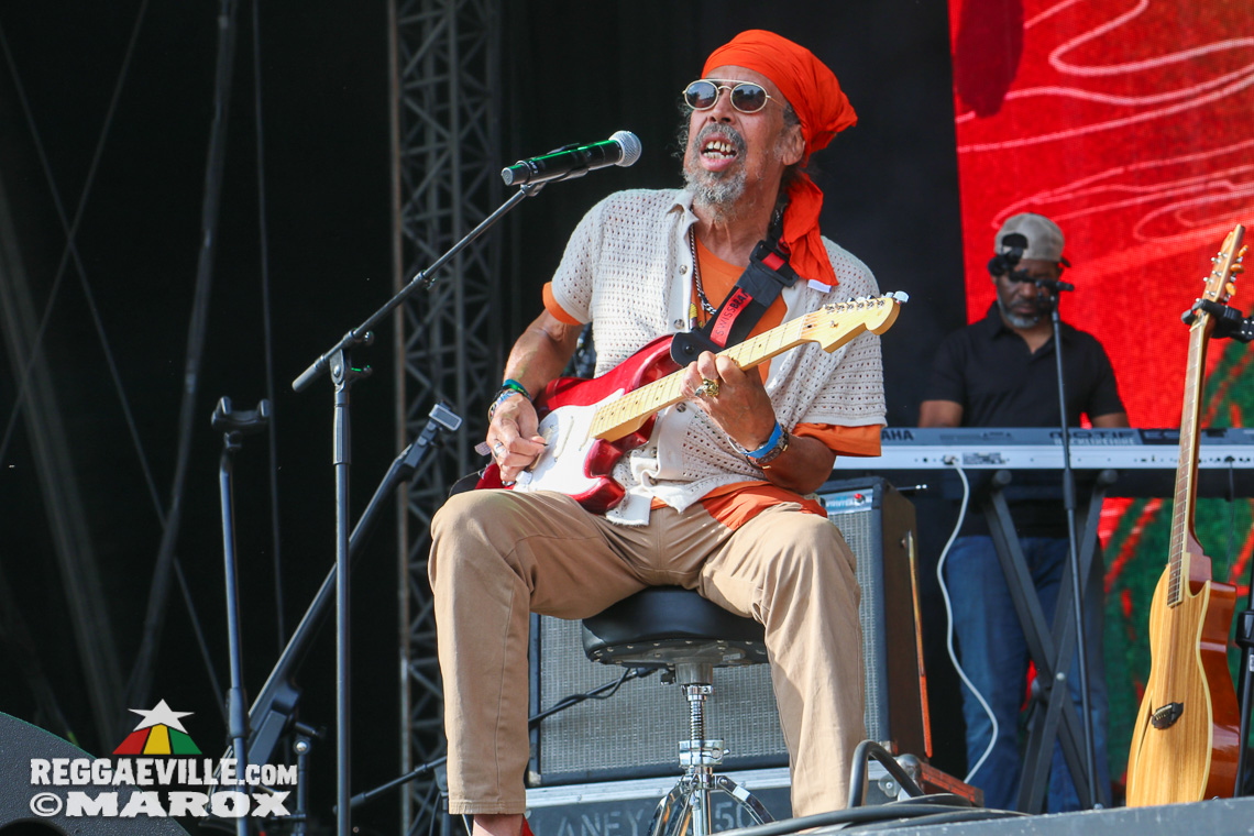 Eesah, Third World with Kumar, Baracca Republic