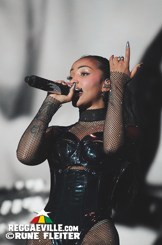 Shenseea, Teejay