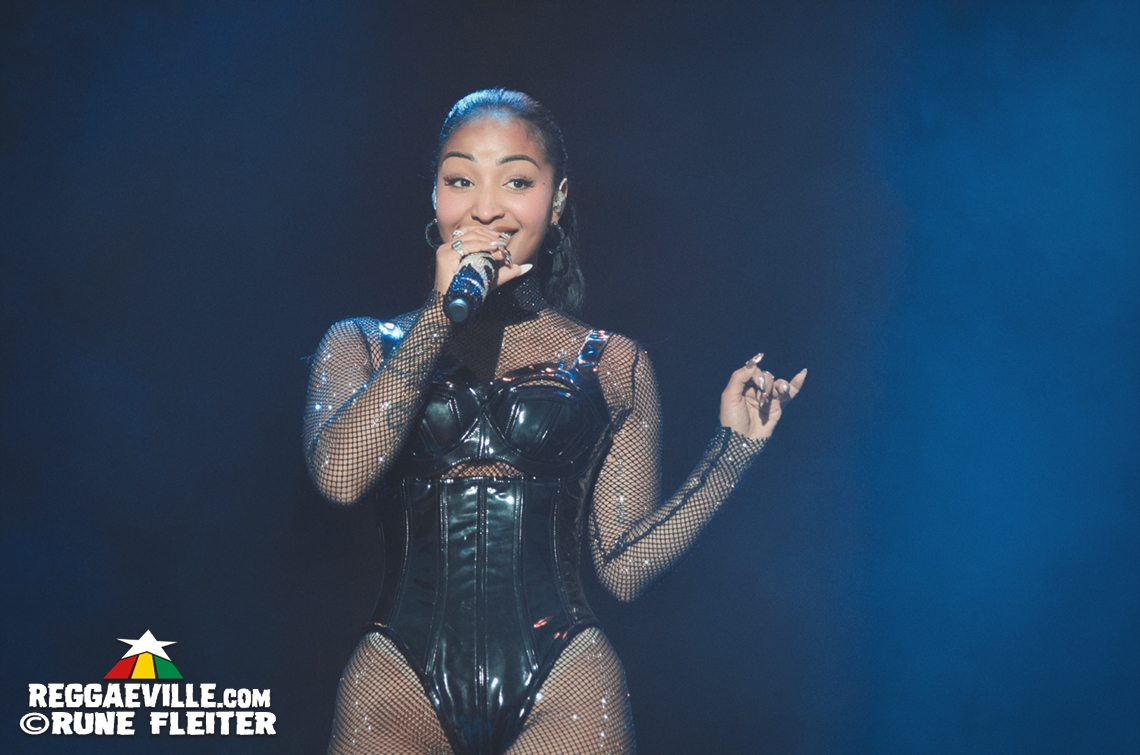 Shenseea, Teejay