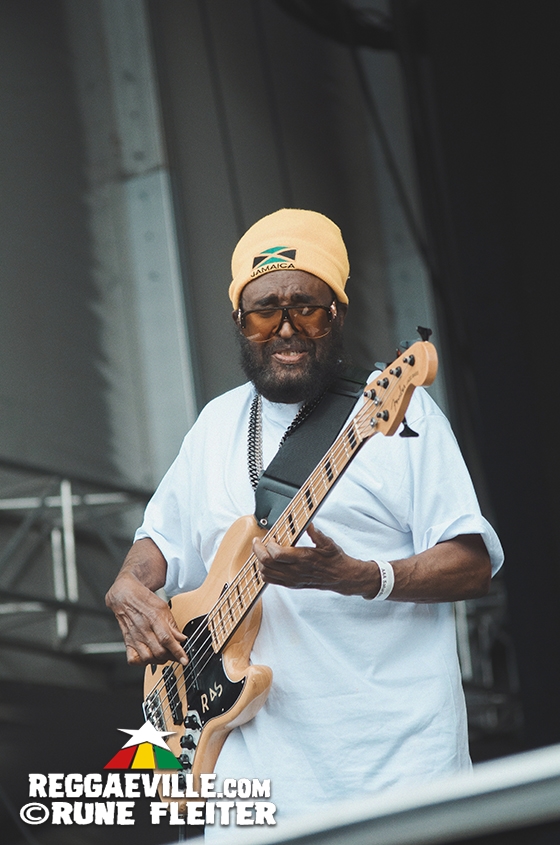 Inner Circle, Kumar, Meta Dia