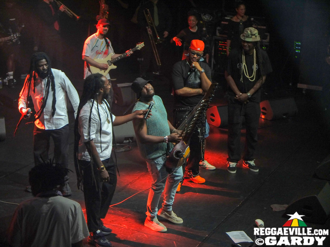 Takana Zion, Tiwony, Xuman, Maitre Hitman