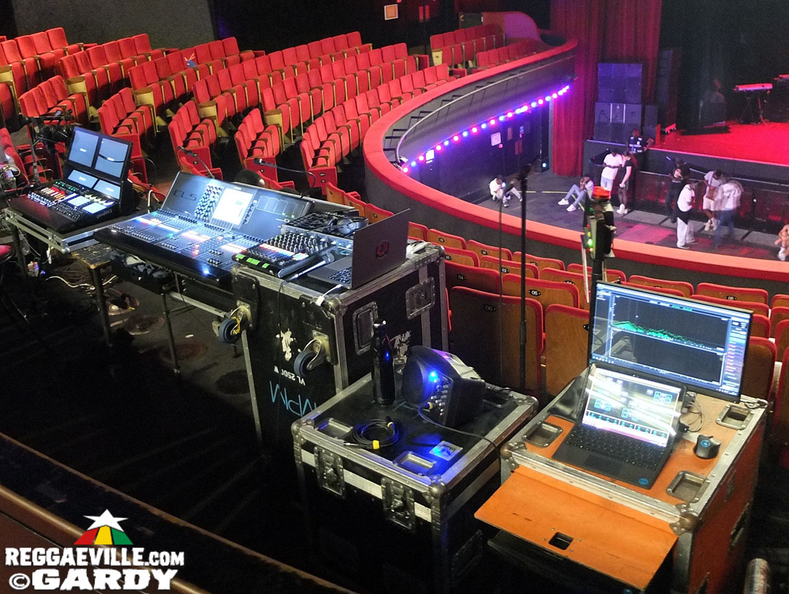 Takana Zion, Tiwony, Xuman, Maitre Hitman