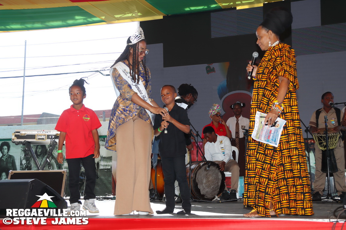 Donisha Prendergast, Tessanne Chin, Tarrus Riley, Runkus