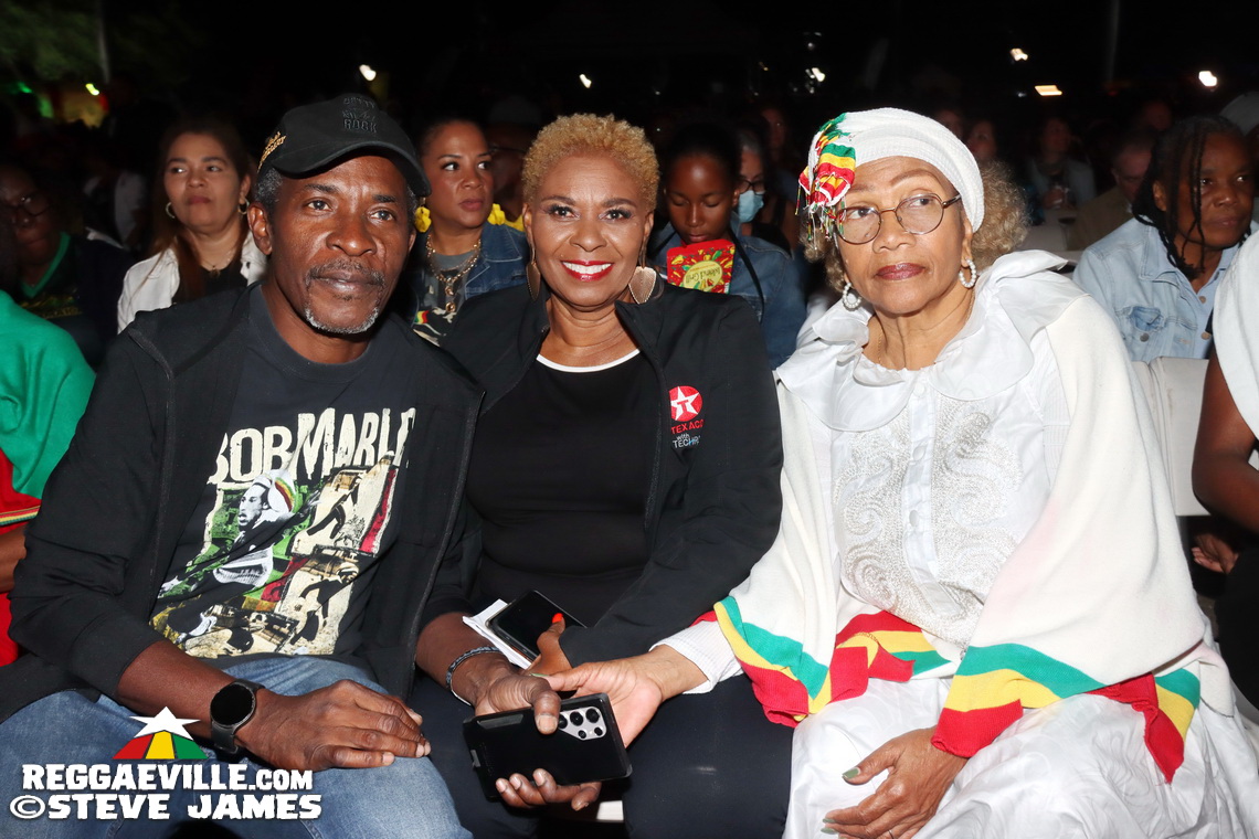 Warrior King, Richie Stephens, Out Of Control Army, Sangre Maiz